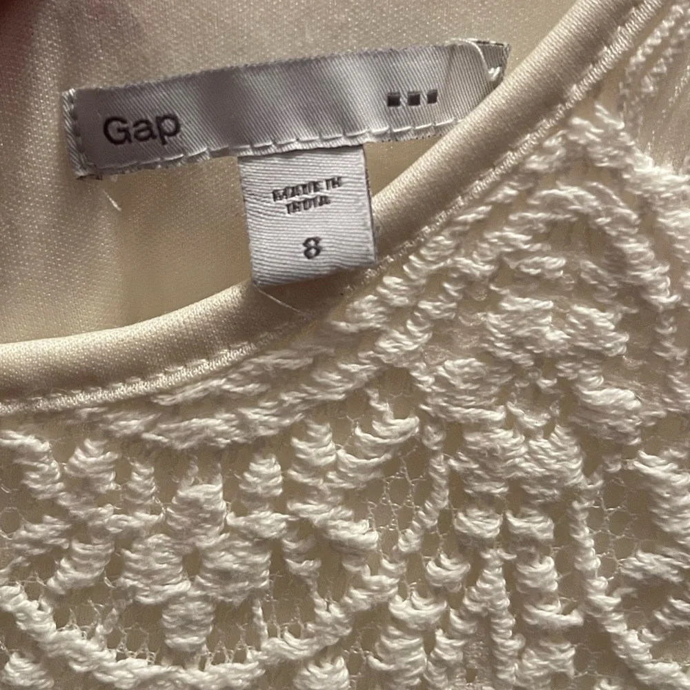 White Lacey Gap Dress, Size 8 (fits a bit smaller than an average 8) - Picture 3 of 5